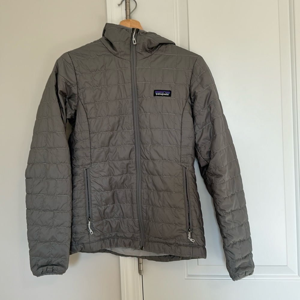 Patagonia Nano Puff full zip jacket with hood Size Small